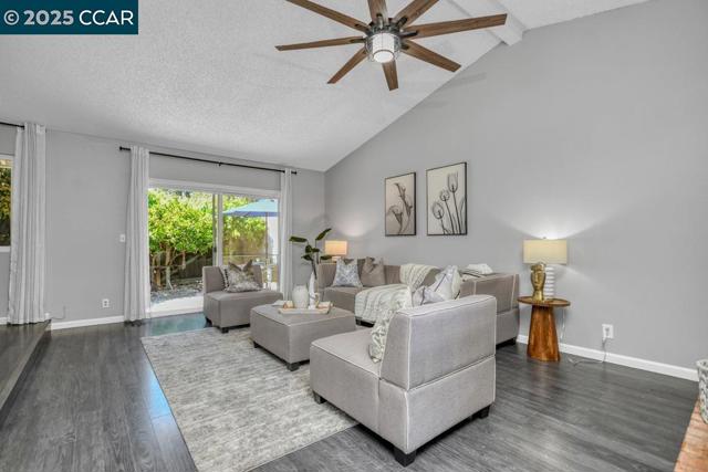 1821 Alicante Ct, Concord CA: https://media.crmls.org/mediaz/5438f2dc-f2aa-43b8-a16f-43ba9a20f0c0.jpg