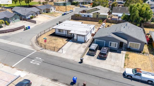 716 Williams Dr, Richmond CA: https://media.crmls.org/mediaz/5439247d-58ec-4164-ac36-6d4a27fc9eb2.jpg