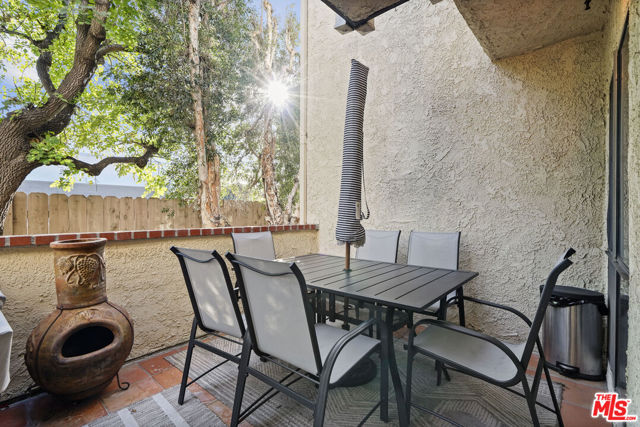 5245 Coldwater Canyon Avenue, Sherman Oaks CA: https://media.crmls.org/mediaz/54393c4c-969f-443a-b737-374a6e937b06.jpg