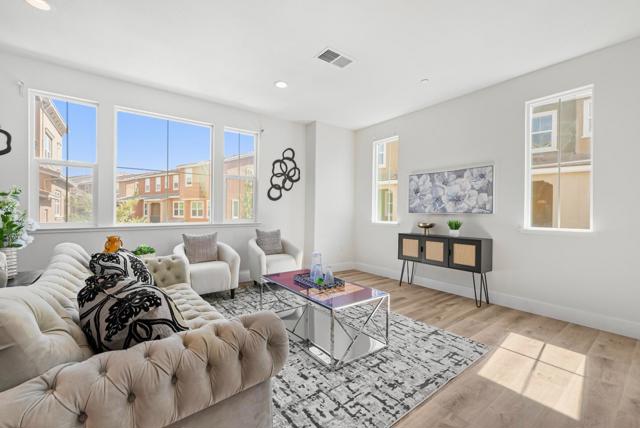 5743 Oceanspray Road, Newark CA: https://media.crmls.org/mediaz/543a69e4-e32c-4101-a171-05bf26dcf1ba.jpg