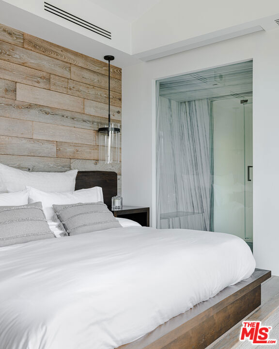 2532 Canyon Oak Dr, Los Angeles CA: https://media.crmls.org/mediaz/543a91e6-e50a-46ba-9c0b-0e59b20f3f35.jpg