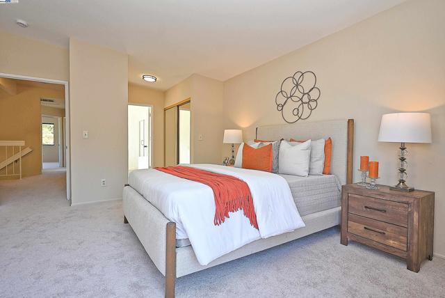 28111 Ziele Creek Dr, Hayward CA: https://media.crmls.org/mediaz/543aa577-5a0d-4223-8820-befc23fdc7f1.jpg