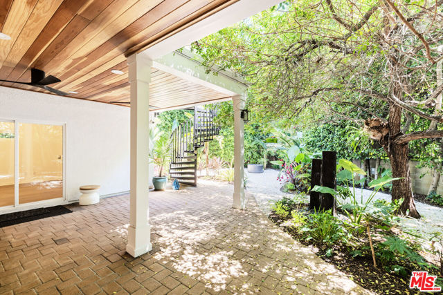 7676 Coldwater Canyon Court, North Hollywood CA: https://media.crmls.org/mediaz/543b845f-b320-4a91-aabb-7219d580c68c.jpg
