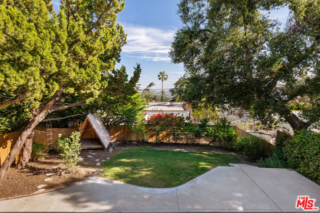 956 Parkman Street, Altadena CA: https://media.crmls.org/mediaz/543b9272-2837-47c5-9198-dde75b44e967.jpg