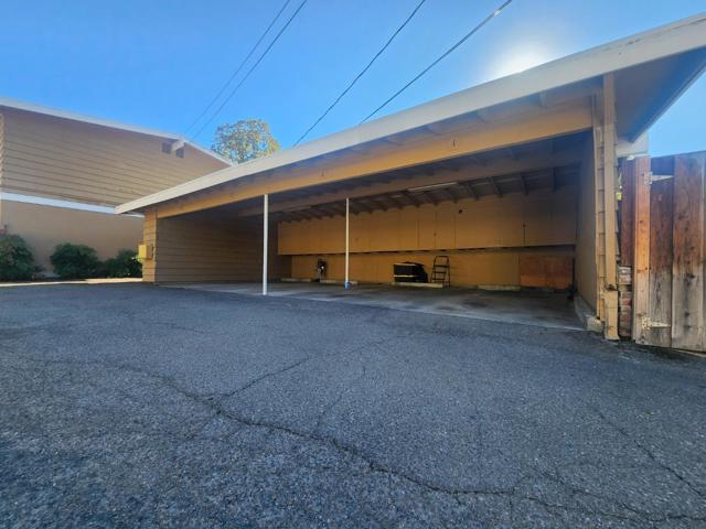 42 Tahoe Court, Walnut Creek CA: https://media.crmls.org/mediaz/543ba1b0-c1f6-4b1b-a0a5-6cbd5da83947.jpg