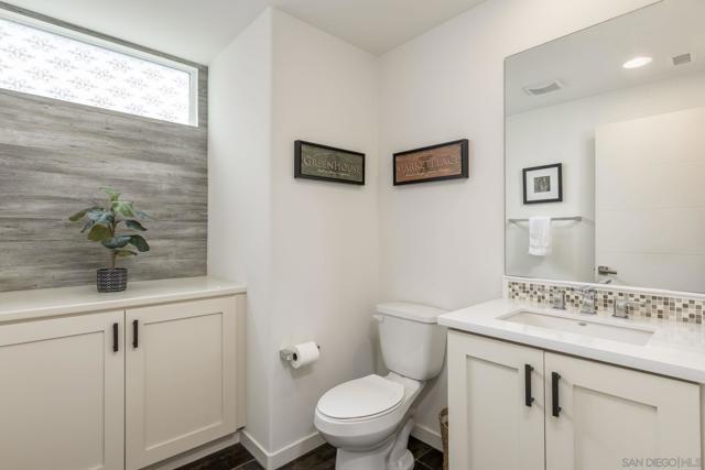 2511 State St, Carlsbad CA: https://media.crmls.org/mediaz/543bb35d-6560-4ad8-baa3-6098f073596f.jpg