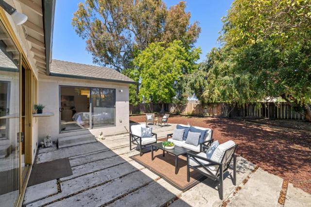 334 Sunfish Court, Foster City CA: https://media.crmls.org/mediaz/543bcc8a-99ca-4e4c-af31-4b2faa300f7d.jpg