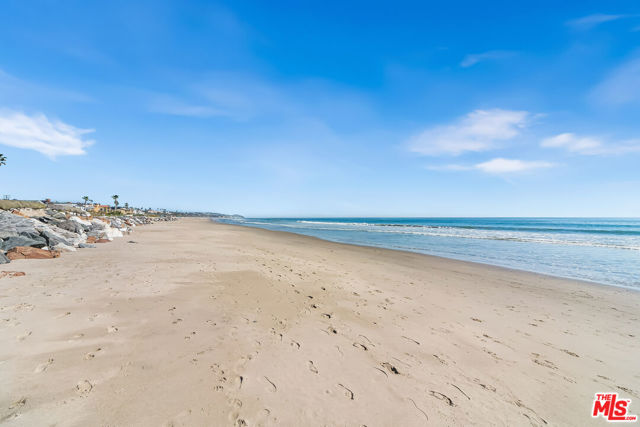0 Broad Beach Road, Malibu CA: https://media.crmls.org/mediaz/543be25e-c695-4a81-b96b-64f9be9c2255.jpg