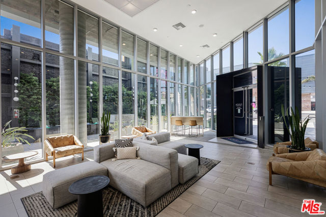5750 E Hollywood Boulevard, Los Angeles CA: https://media.crmls.org/mediaz/543c953b-2f06-416c-b457-54f7174cae46.jpg