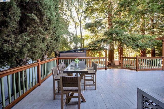 112 Kingswood Cir, Danville CA: https://media.crmls.org/mediaz/543d0cdd-4961-4d41-90b5-98e540e6155a.jpg