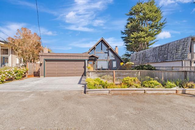 1025 Tamarind Street, Montara CA: https://media.crmls.org/mediaz/543e2c66-df11-4036-b259-b986e433ec56.jpg
