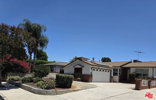 6938 Balboa Boulevard, Van Nuys CA: https://media.crmls.org/mediaz/543e5351-0fc1-4f44-9335-e5b97a7b9370.jpg