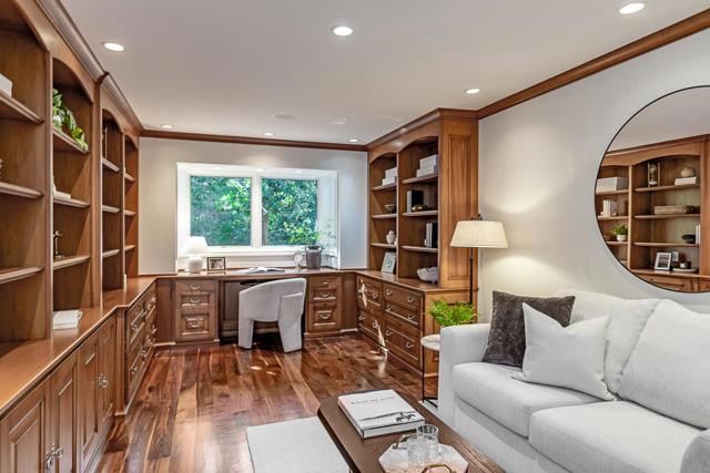 25600 Willow Pond Lane, Los Altos Hills CA: https://media.crmls.org/mediaz/543e64a7-819d-4c0e-8b9e-2e862921f656.jpg
