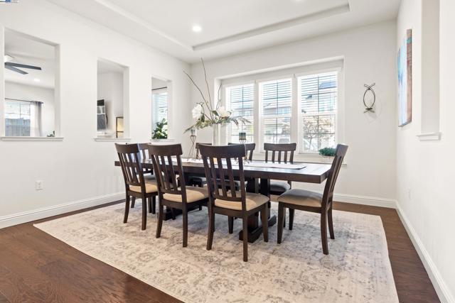 4440 Pine Mountain Way, Dublin CA: https://media.crmls.org/mediaz/543e8517-7f2d-4e98-97f8-1e3f279562a5.jpg