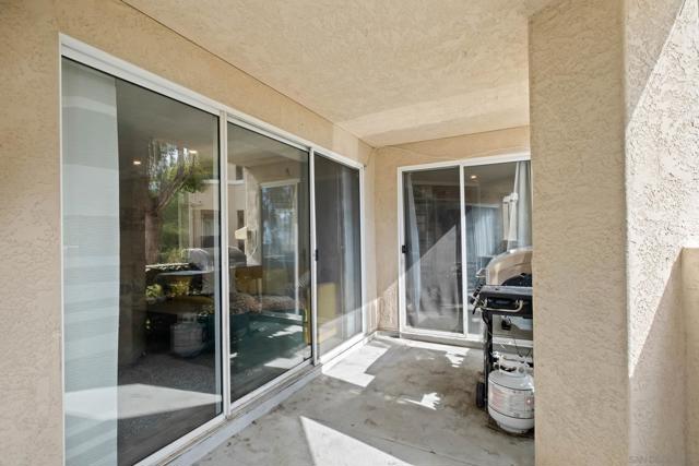 11325 Affinity Ct, San Diego CA: https://media.crmls.org/mediaz/543ee778-0e95-4ffa-bda7-ea8059cd678d.jpg