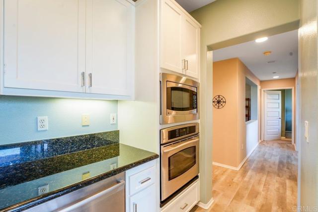 Detail Gallery Image 8 of 34 For 4021 Canario St #235,  Carlsbad,  CA 92008 - 3 Beds | 3 Baths