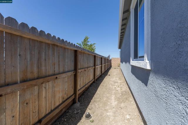 4105 Markovich Ct, Richmond CA: https://media.crmls.org/mediaz/54406044-8ab0-4ae2-a536-eca6c4c23d48.jpg