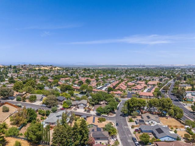 4418 Valle Vista, Pittsburg CA: https://media.crmls.org/mediaz/54406bb0-1cb5-4a59-bd88-2cd41dfbb19b.jpg