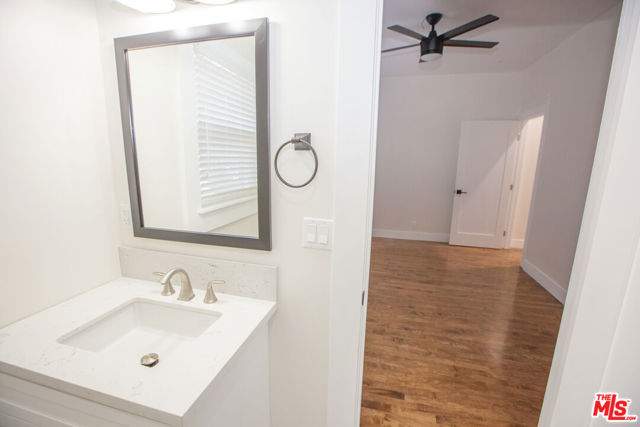 1257 W Adams Boulevard, Los Angeles CA: https://media.crmls.org/mediaz/5440bbd6-14ee-41a1-84b1-3e70c2d1684c.jpg