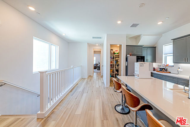 27457 Flycatcher Place, Valencia CA: https://media.crmls.org/mediaz/5440c148-a503-4eaa-8bde-bf0448037e61.jpg