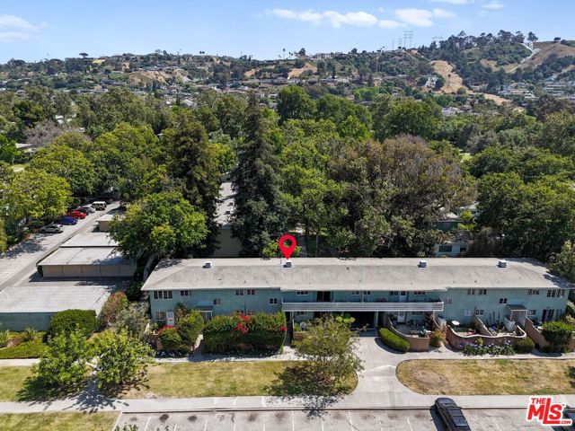 5443 1/2 Village, Los Angeles CA: https://media.crmls.org/mediaz/54411c75-1258-4975-a4d9-d34fcf8fec64.jpg