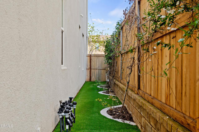 Detail Gallery Image 5 of 12 For 580 Alabama St, Ventura,  CA 93001 - 4 Beds | 3 Baths