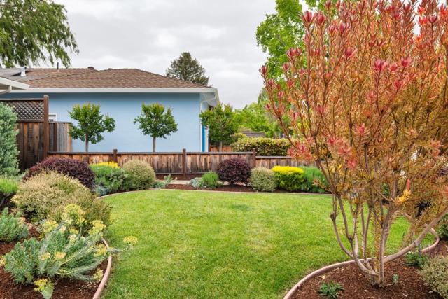 2627 Hampton Avenue, Redwood City CA: https://media.crmls.org/mediaz/54417884-1997-4b49-bae7-df493c287f87.jpg