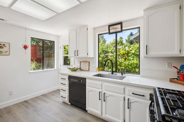 290 Bridgeside Circle, Danville CA: https://media.crmls.org/mediaz/54418ea9-0a6d-4398-9027-0513b9f06d65.jpg