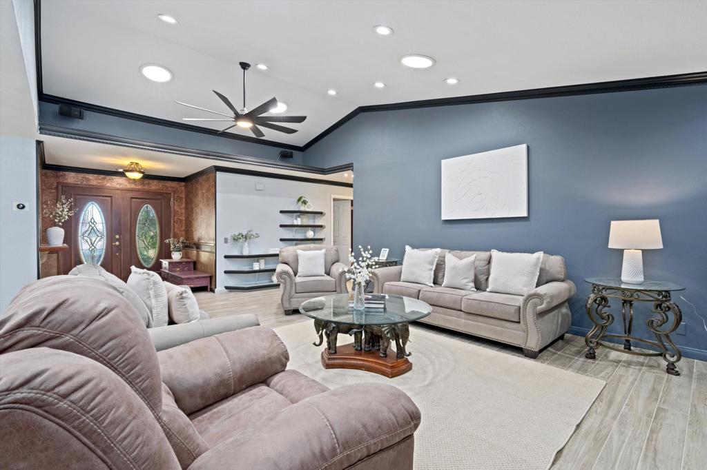 MLS #219127819DA image #3