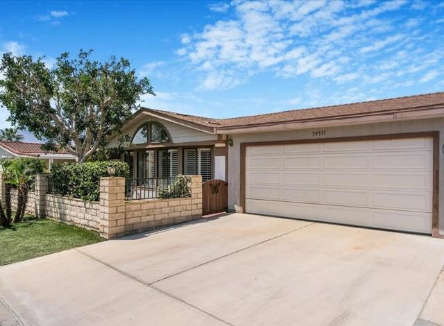 74577 Azurite Circle E, Palm Desert CA: https://media.crmls.org/mediaz/54446f29-beb0-4000-9e85-51d95bacbc3c.jpg