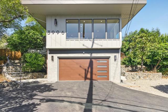 3996 Jefferson Avenue, Redwood City CA: https://media.crmls.org/mediaz/54450eca-687a-4558-a424-f679dee41b9e.jpg