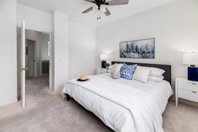 3767 Carmel View Rd #4, San Diego CA: https://media.crmls.org/mediaz/54452c51-7493-448b-adab-4a5eaffda4d5.jpg