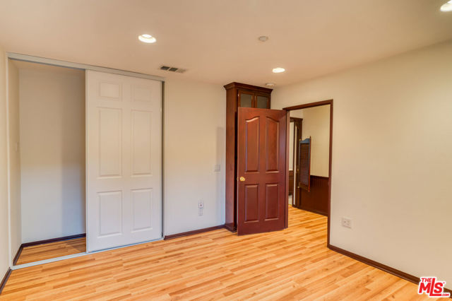 13103 Angeles Trail Way, Sylmar CA: https://media.crmls.org/mediaz/54458434-0412-4e37-8561-60f9d9da02ec.jpg