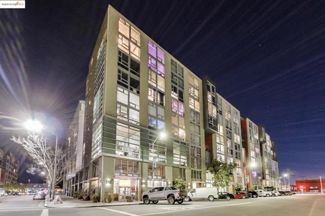 311 Oak St, Oakland CA: https://media.crmls.org/mediaz/5445ca93-af55-47f1-9d2a-709342b91344.jpg