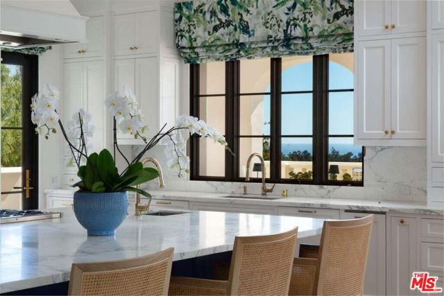 1475 E Mountain Drive, Santa Barbara CA: https://media.crmls.org/mediaz/54461f04-88c3-41fa-9fbc-9bc0b5c692ce.jpg