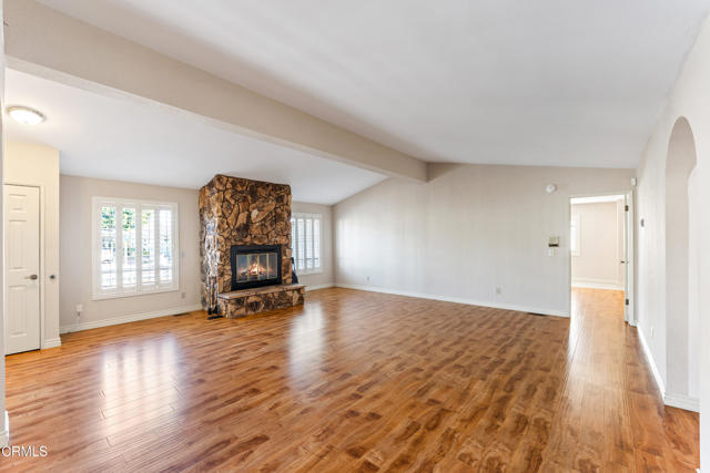 Detail Gallery Image 12 of 52 For 75 Poinsettia Gardens Dr, Ventura,  CA 93004 - 2 Beds | 2 Baths