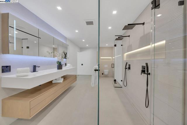 560 Old Orchard Drive, Danville CA: https://media.crmls.org/mediaz/54468438-7323-4e13-b945-c70bbf9471c3.jpg