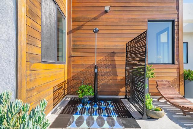 403 Black Canyon Place, Ramona CA: https://media.crmls.org/mediaz/54473e0e-e5f1-4528-b792-560abb7512df.jpg