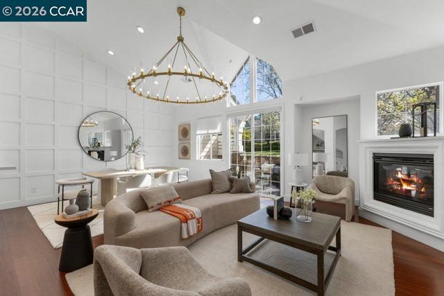 Image 4 of 52 For 172 Sugarloaf Ct