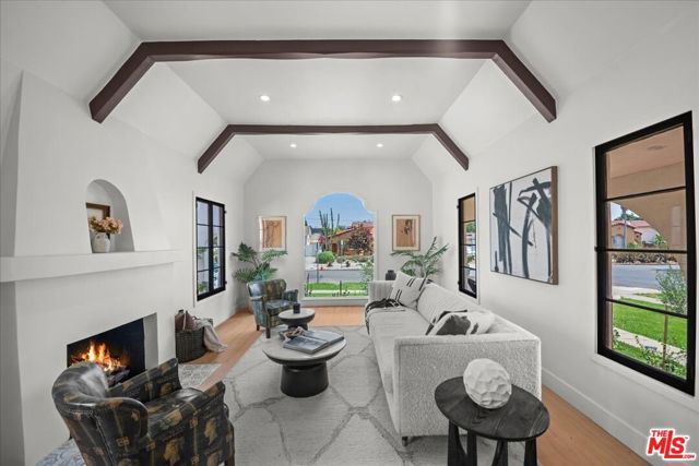1663 S Ogden Drive, Los Angeles CA: https://media.crmls.org/mediaz/54490e17-e1e8-4c9f-a22f-64b05800e852.jpg