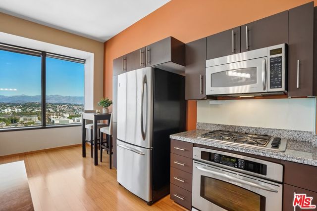 1100 Wilshire Boulevard, 2105 photo 12
