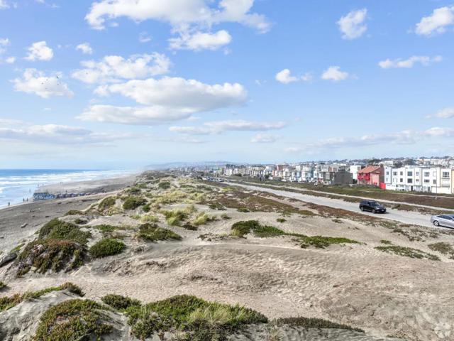 2271 40th Avenue, San Francisco CA: https://media.crmls.org/mediaz/544a3803-3b01-4408-817f-e717222017b9.jpg