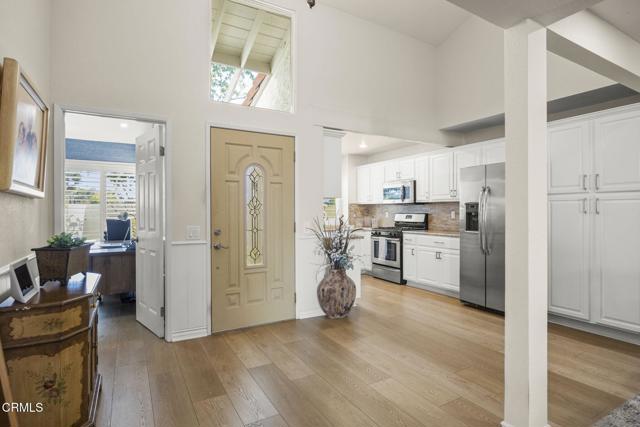 Detail Gallery Image 10 of 38 For 2036 Birchdale Ct, Thousand Oaks,  CA 91362 - 2 Beds | 2 Baths