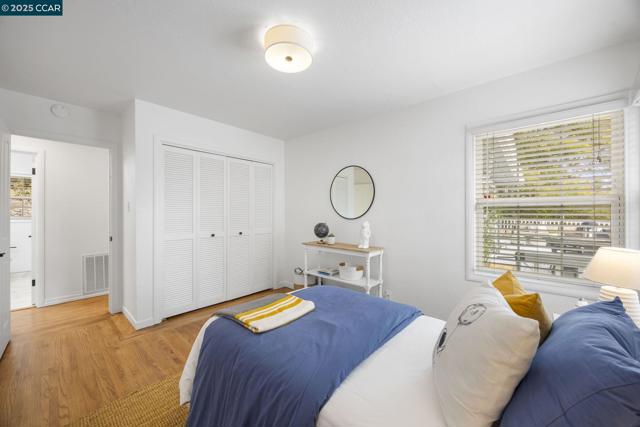 110 Twin Peaks Drive, Walnut Creek CA: https://media.crmls.org/mediaz/544aeddf-a7fd-45a9-8ecb-e250dd0a99ad.jpg