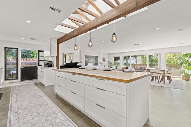 Detail Gallery Image 21 of 64 For 3235 Donna Dr, Carlsbad,  CA 92008 - 4 Beds | 2 Baths