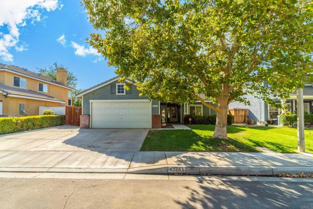 Image 2 for 43243 Vineyard Dr, Lancaster, CA 93535