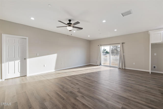 Detail Gallery Image 9 of 35 For 40719 E 171st Street St, Lake Los Angeles,  CA 93535 - 4 Beds | 2 Baths