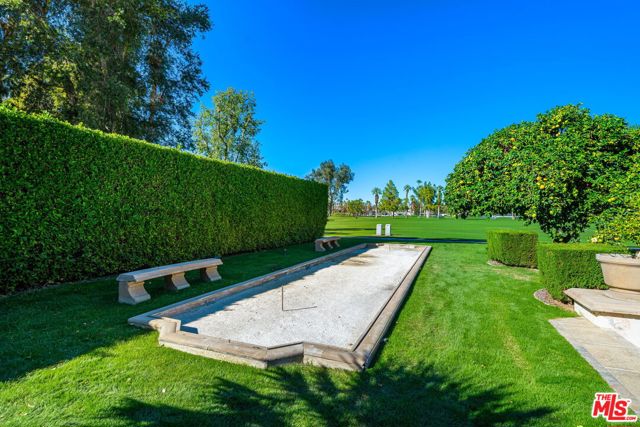 71150 N Thunderbird Terrace, Rancho Mirage CA: https://media.crmls.org/mediaz/544b8a14-a38e-49e9-8cc8-fec02e735861.jpg