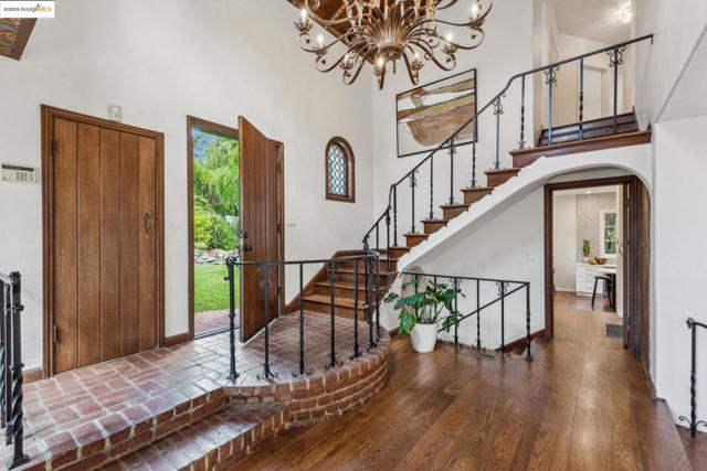 356 Mountain Avenue, Piedmont CA: https://media.crmls.org/mediaz/544b9190-56e4-48fc-ab68-858da3f94557.jpg