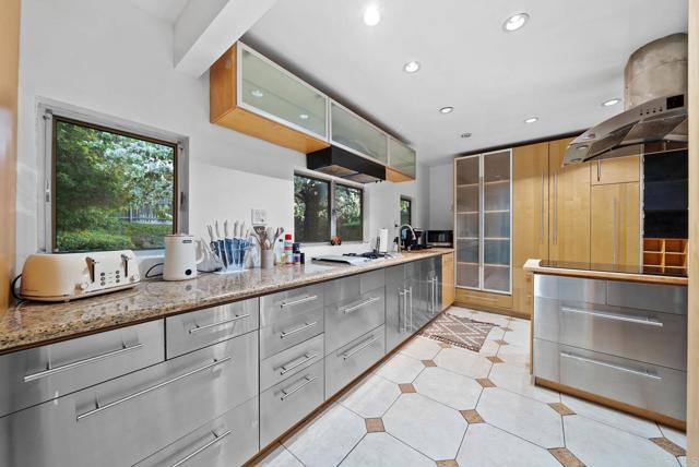 Detail Gallery Image 7 of 57 For 4322 Vista Coronado Dr, Chula Vista,  CA 91910 - 3 Beds | 3 Baths